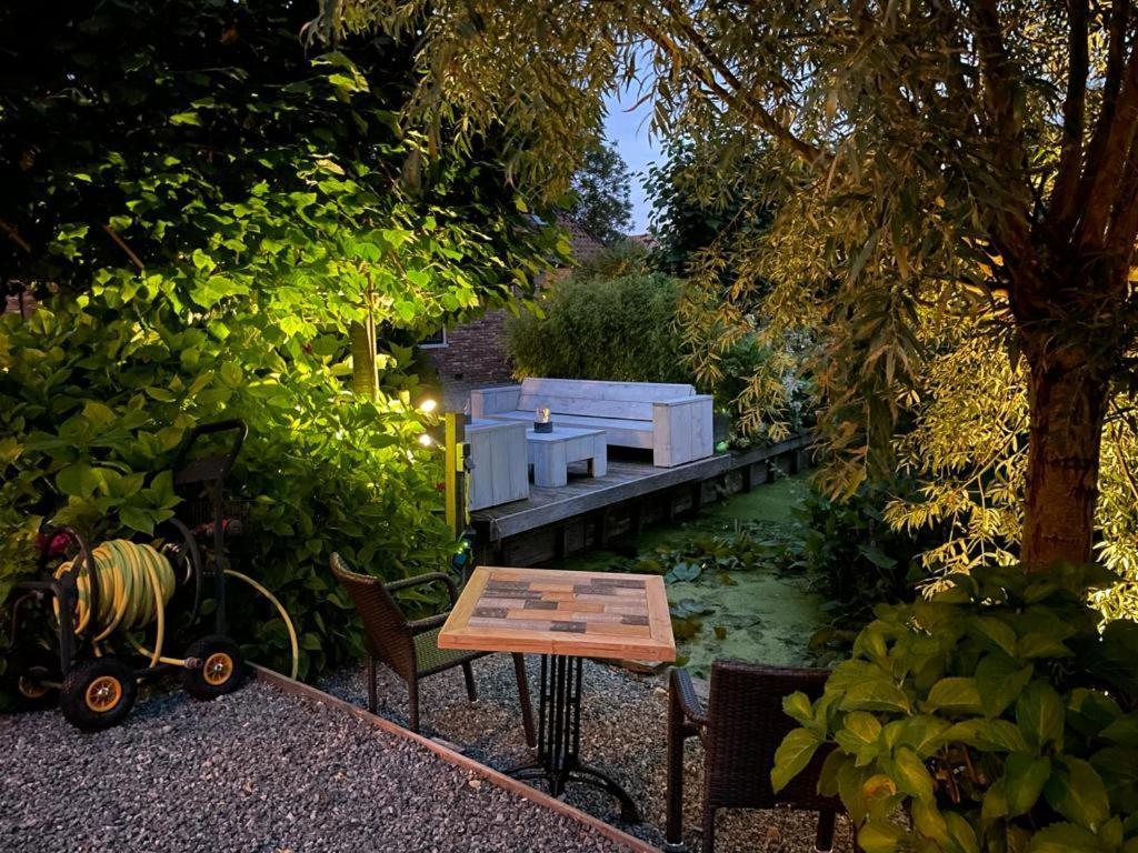 Flora'S B&B Landsmeer Luaran gambar