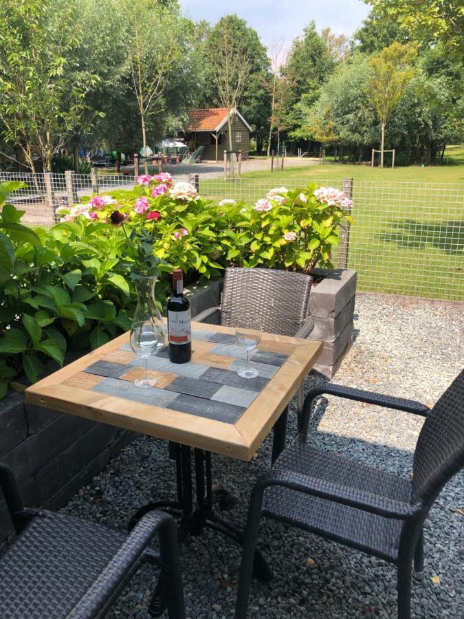 Flora'S B&B Landsmeer Luaran gambar